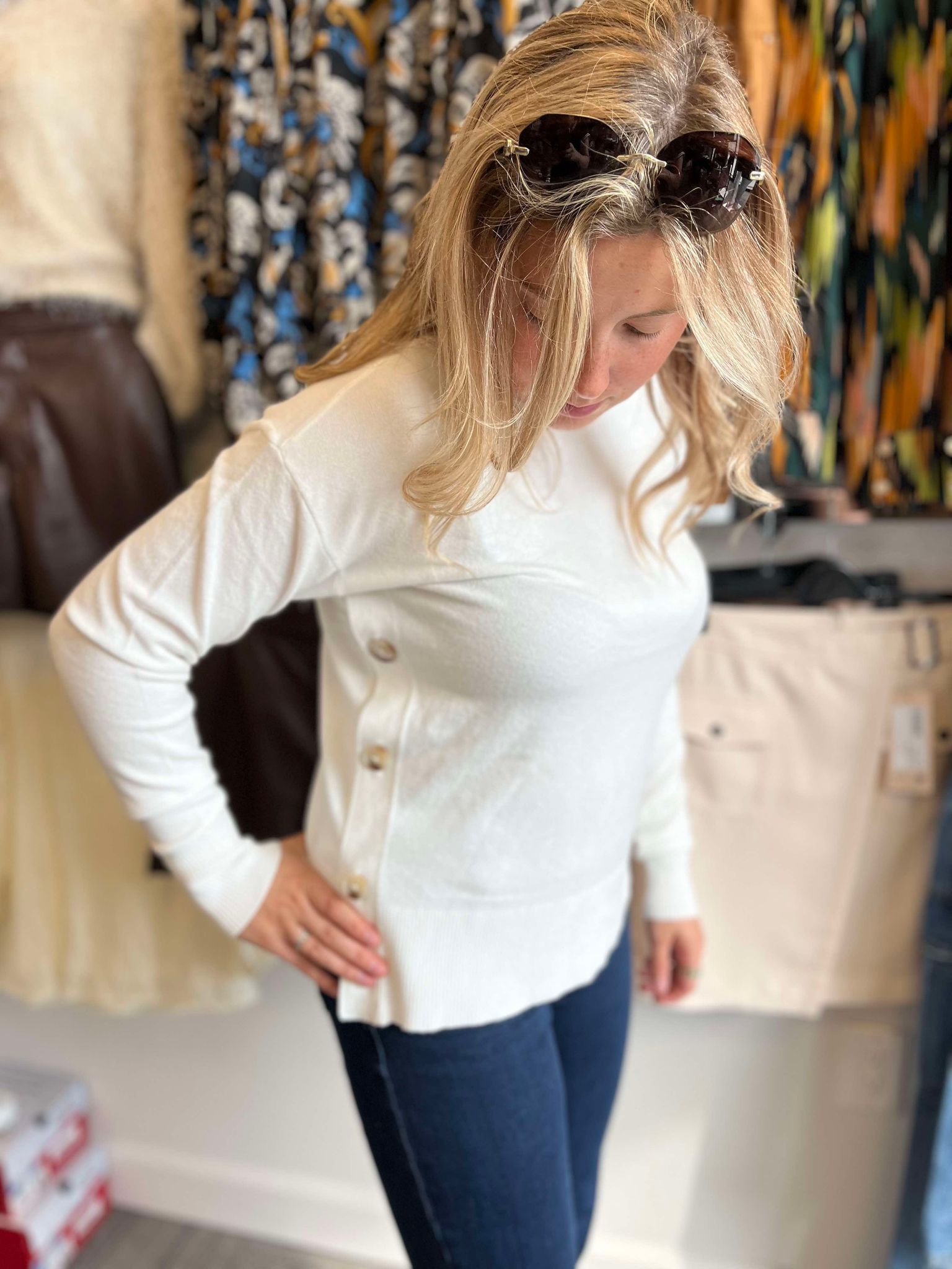 CHARLIE B sweater crew neck drop shoul crème boutons