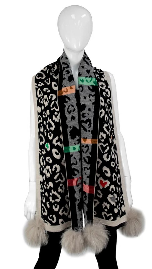 MITCHIES écharpe tissée motifs de coeurs léopard pompom