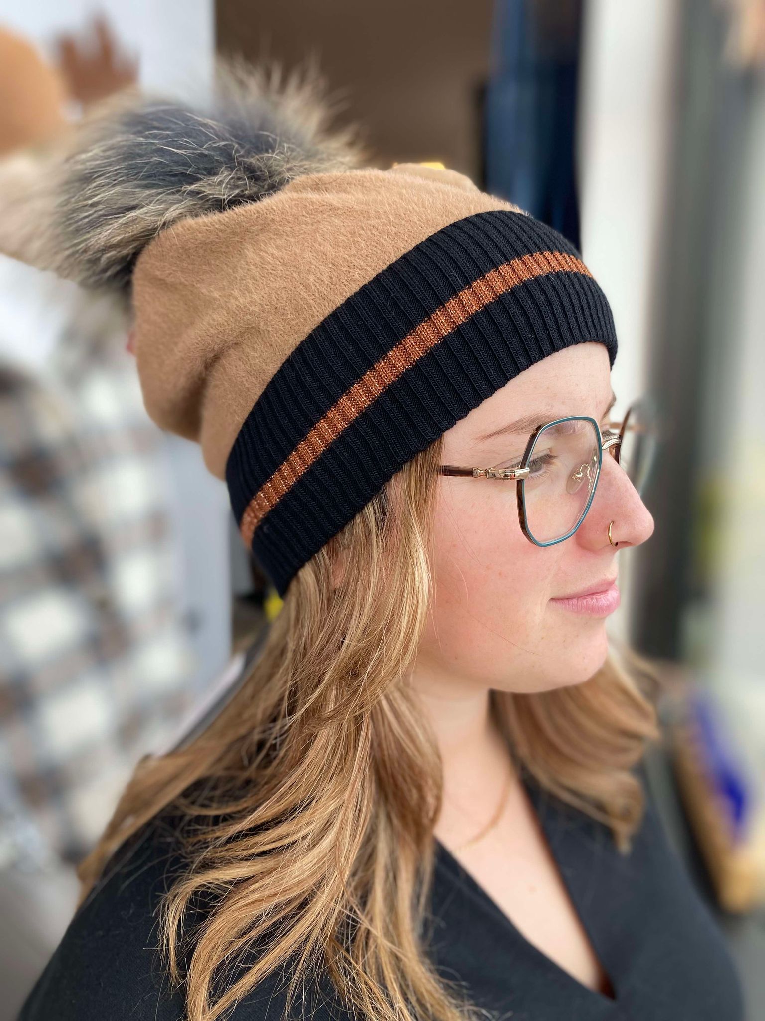 LAFLEUR tuque caramel bordure noir pompom