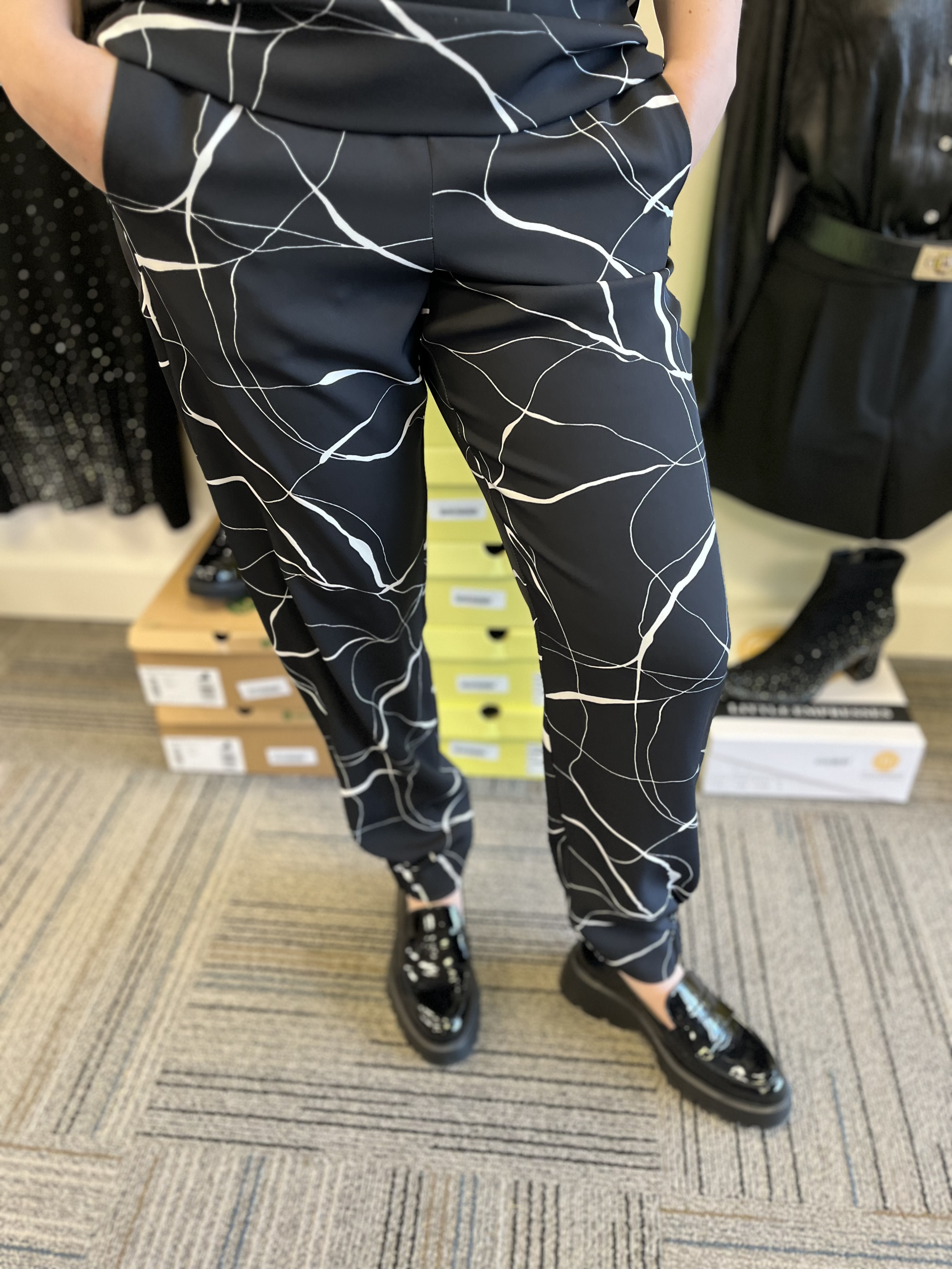 Up! Pantalon style jogger marble print