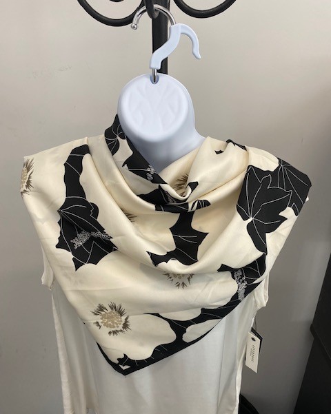 Di Firenze Foulard carré genre soie avec grosses fleurs (2 couleurs)