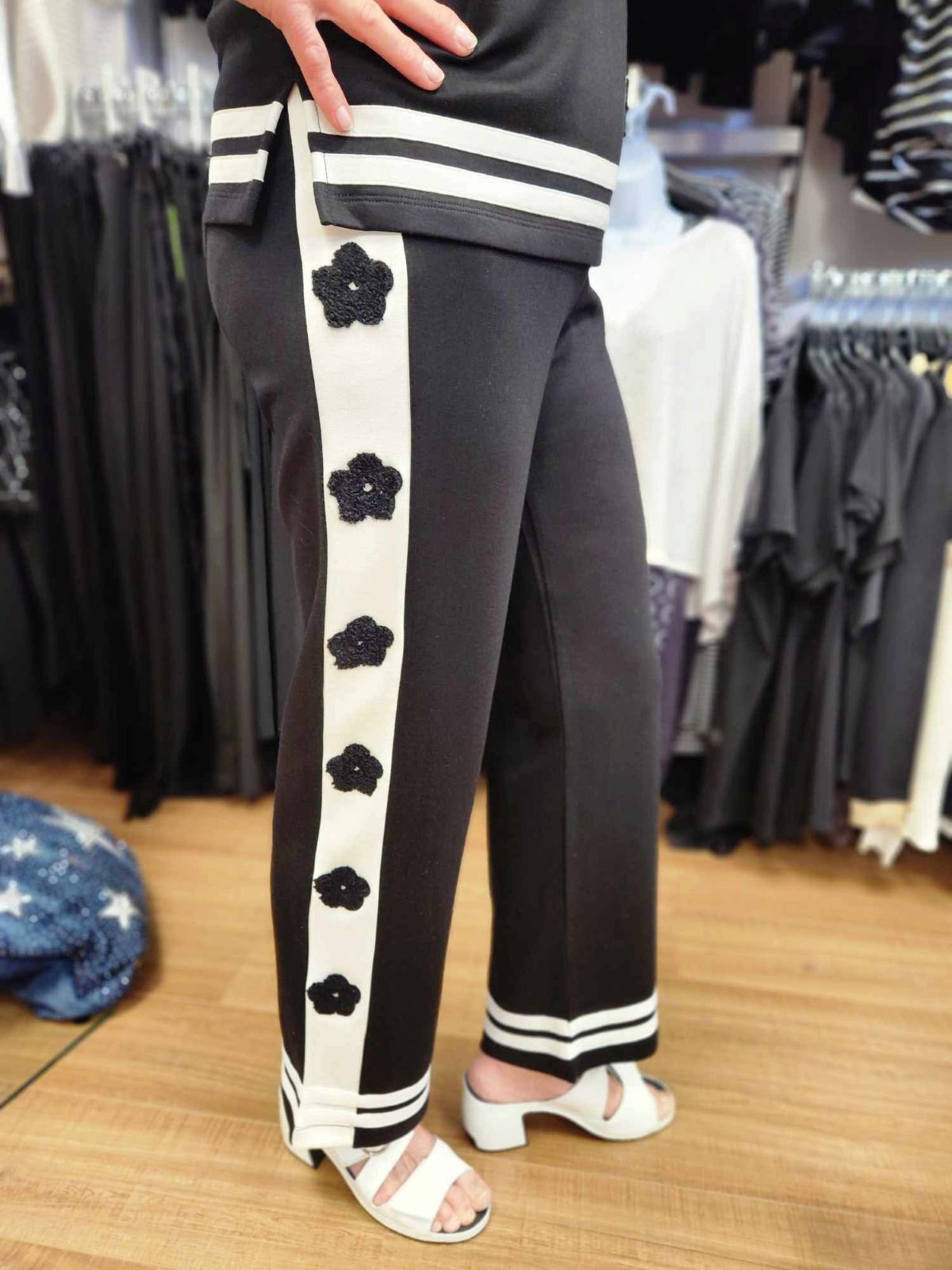 Orly Pantalon taille élastique avec fleurs sur les côtés