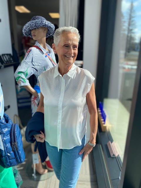 Frank Lyman Blouse en satin avec brillants