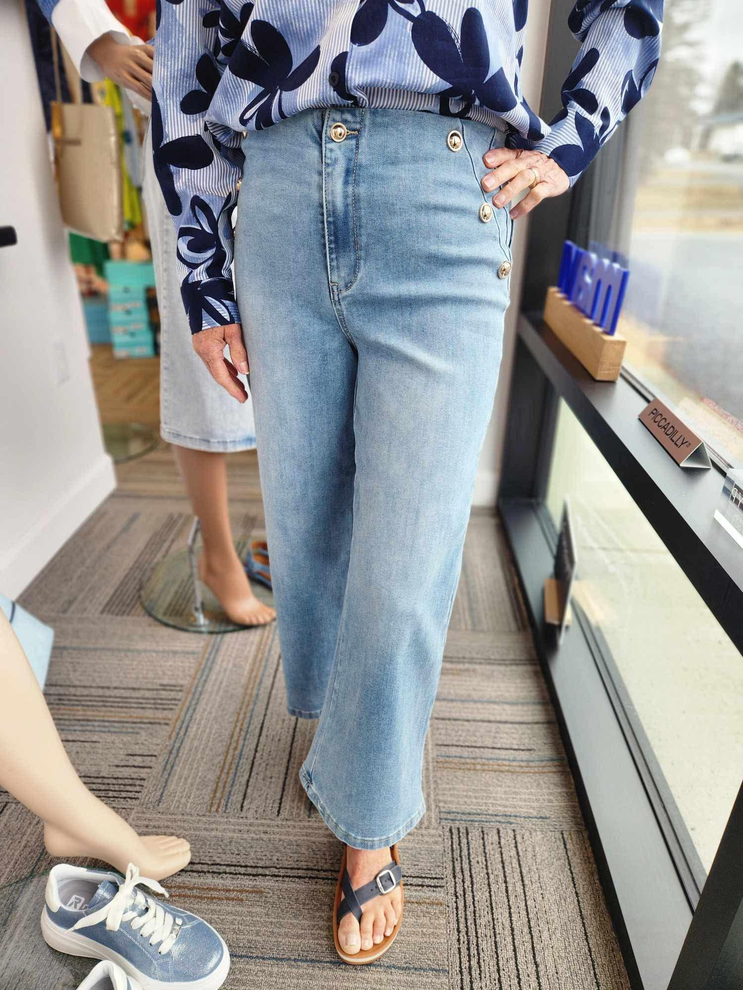 Frank Lyman Jeans pâle avec boutons sur les côtés
