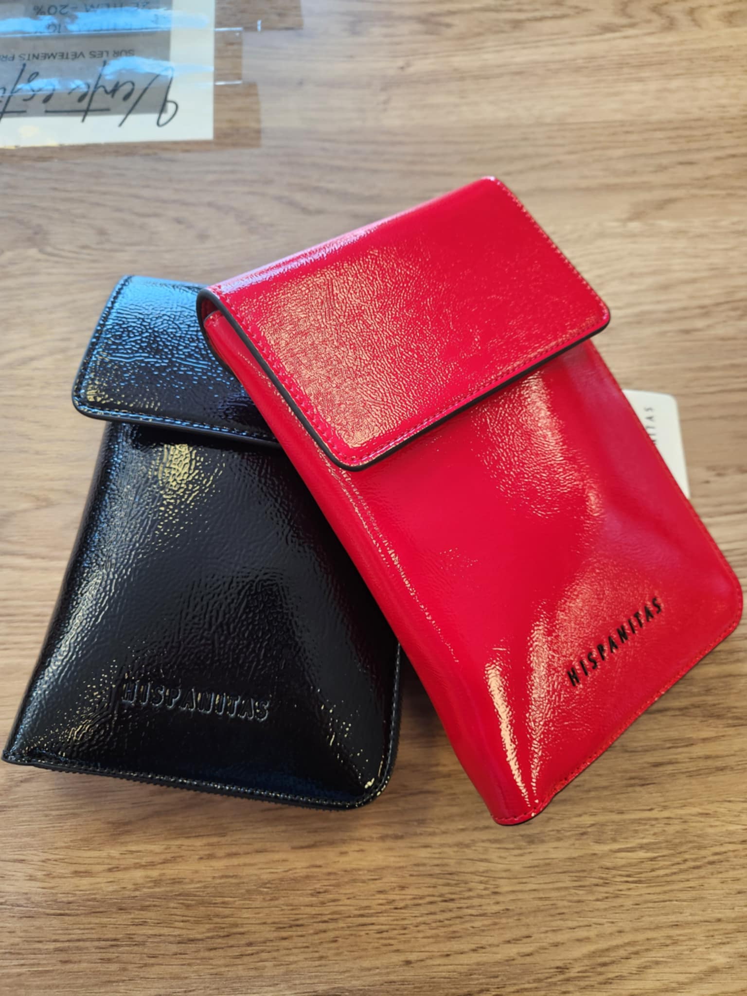 Hispanitas le sac bandoulière en cuir verni