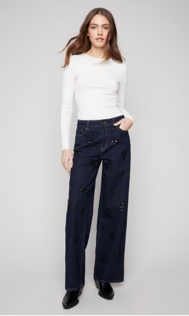 Charlie B Jeans jambe large avec fleurs en paillettes