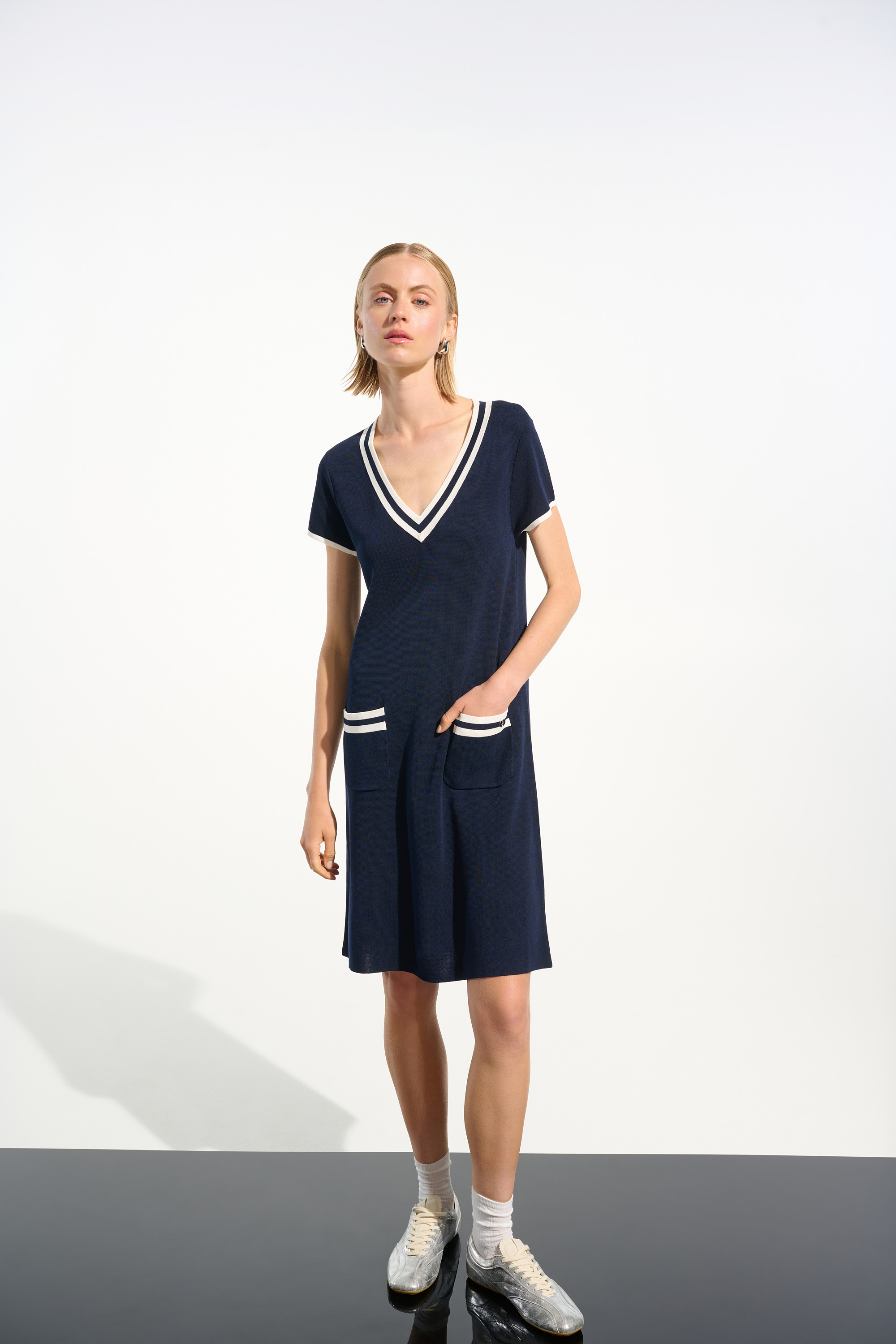 Joseph Ribkoff robe viscose col v trapèze