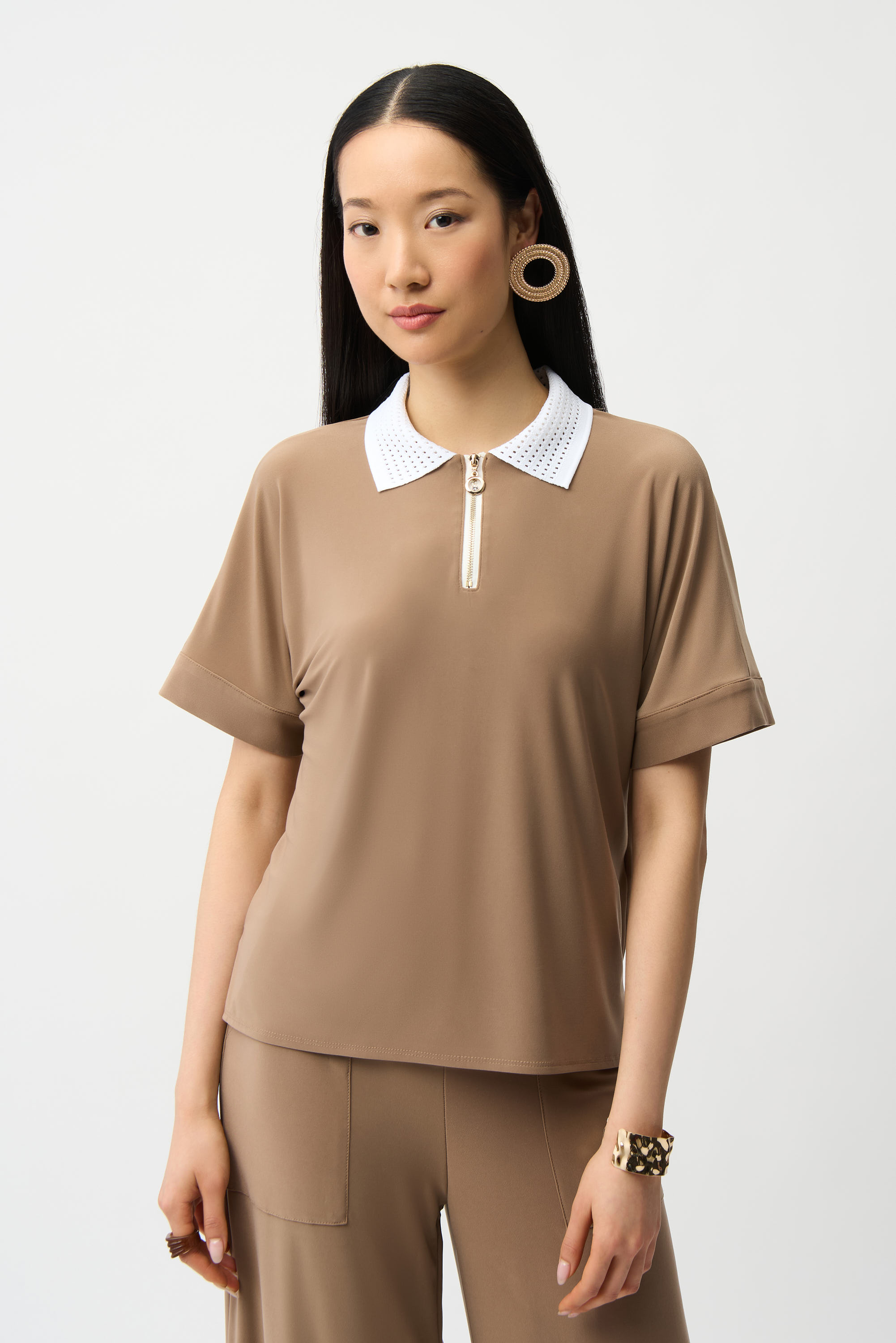 Joseph Ribkoff Haut boxy en tricot soyeux avec col polo