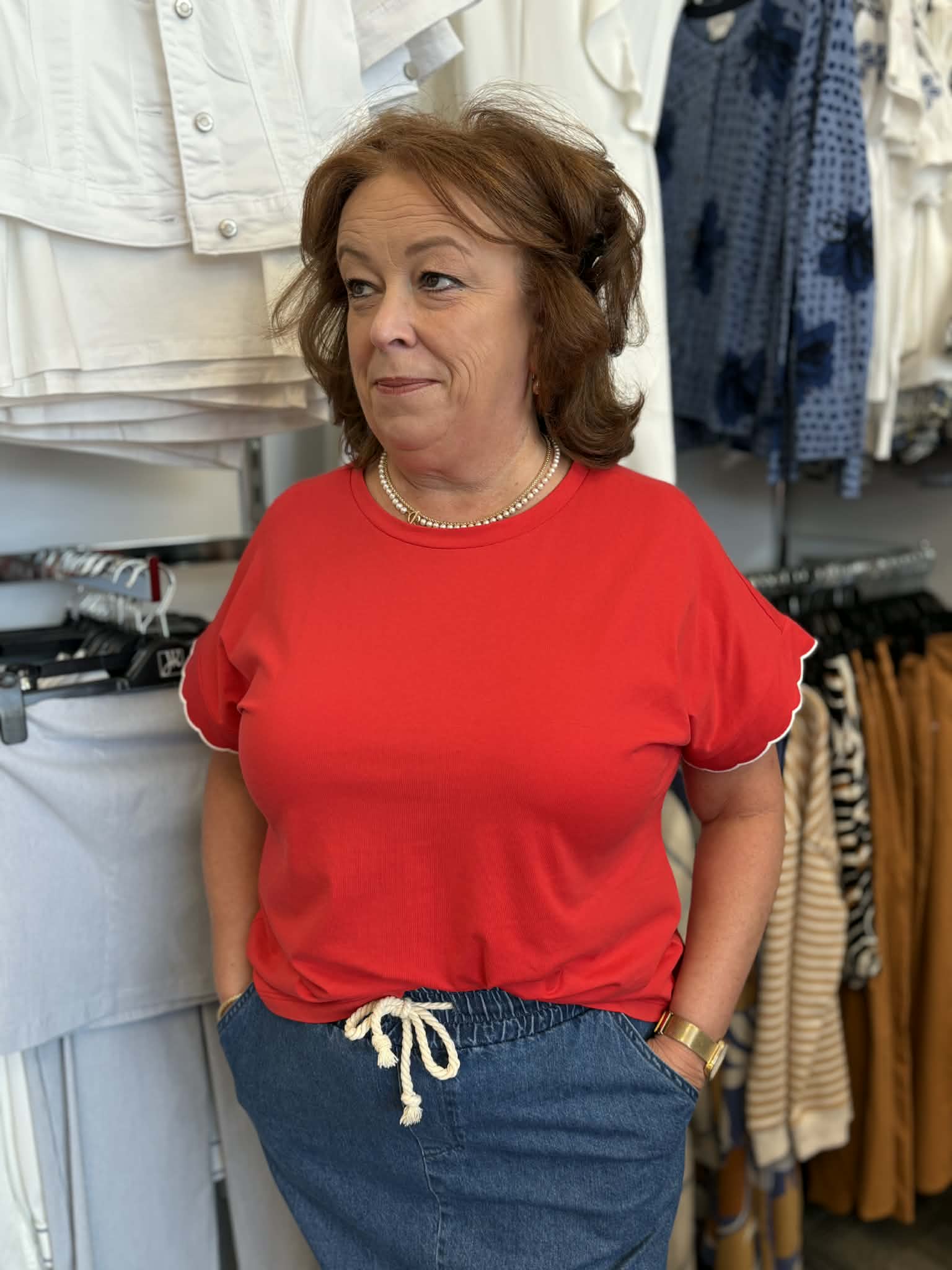 Betty Basics Sloane scallop chandail manche courte