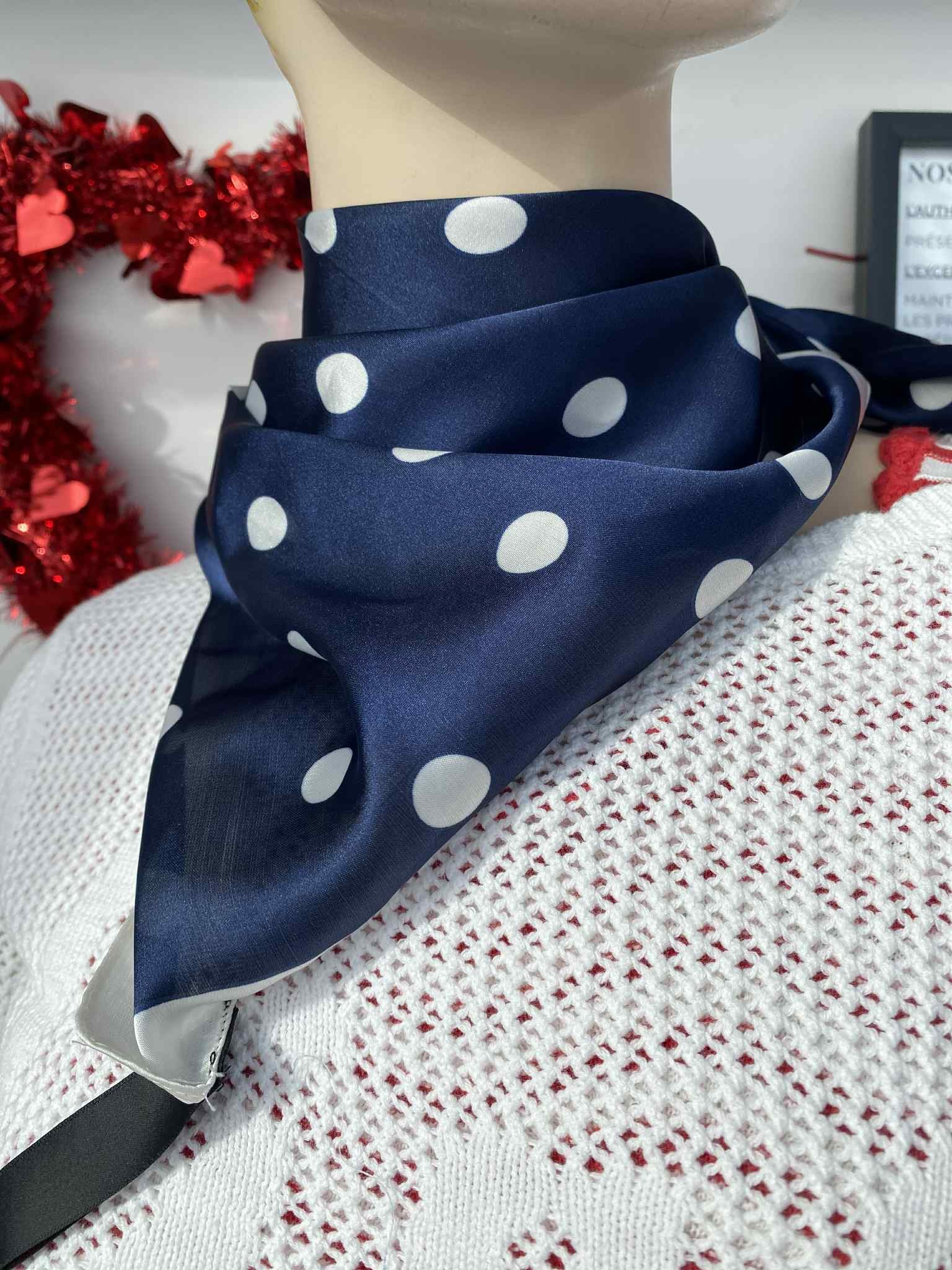 Difirenze foulard en soie marine pois blanc