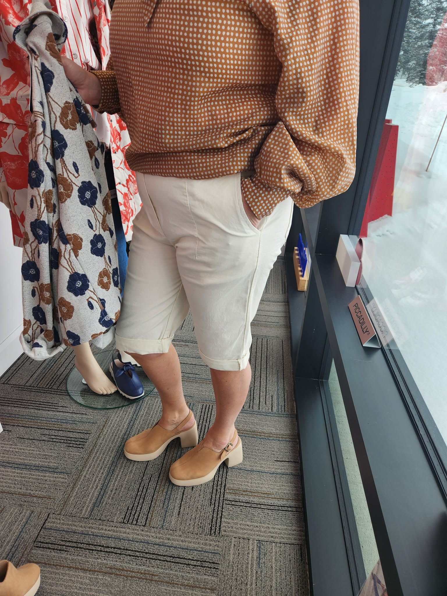Elissia bermuda uni avec ceinture camel