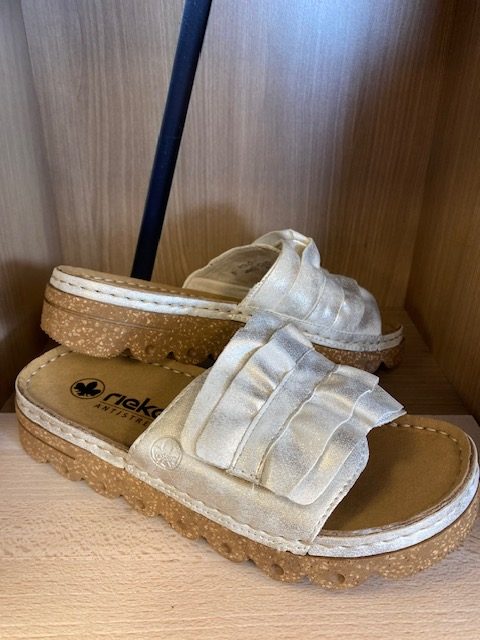 Rieker Femme sandale type mule à enfiler brillante