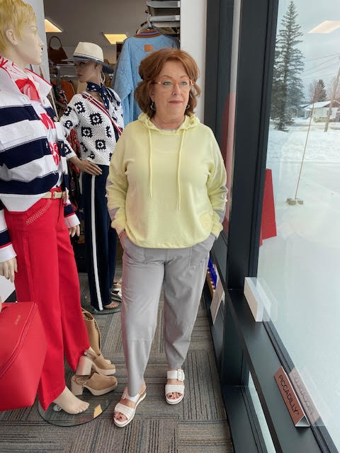 Naya Chandail manche longue à capuchon surdimensionné