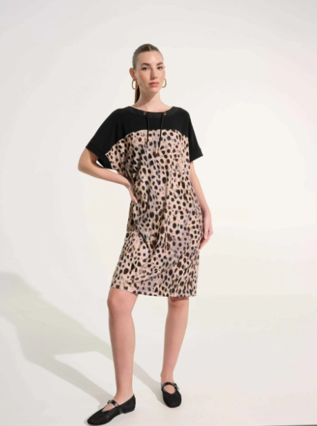 Joseph Ribkoff Robe droite en tricot soyeux à imprimé animal