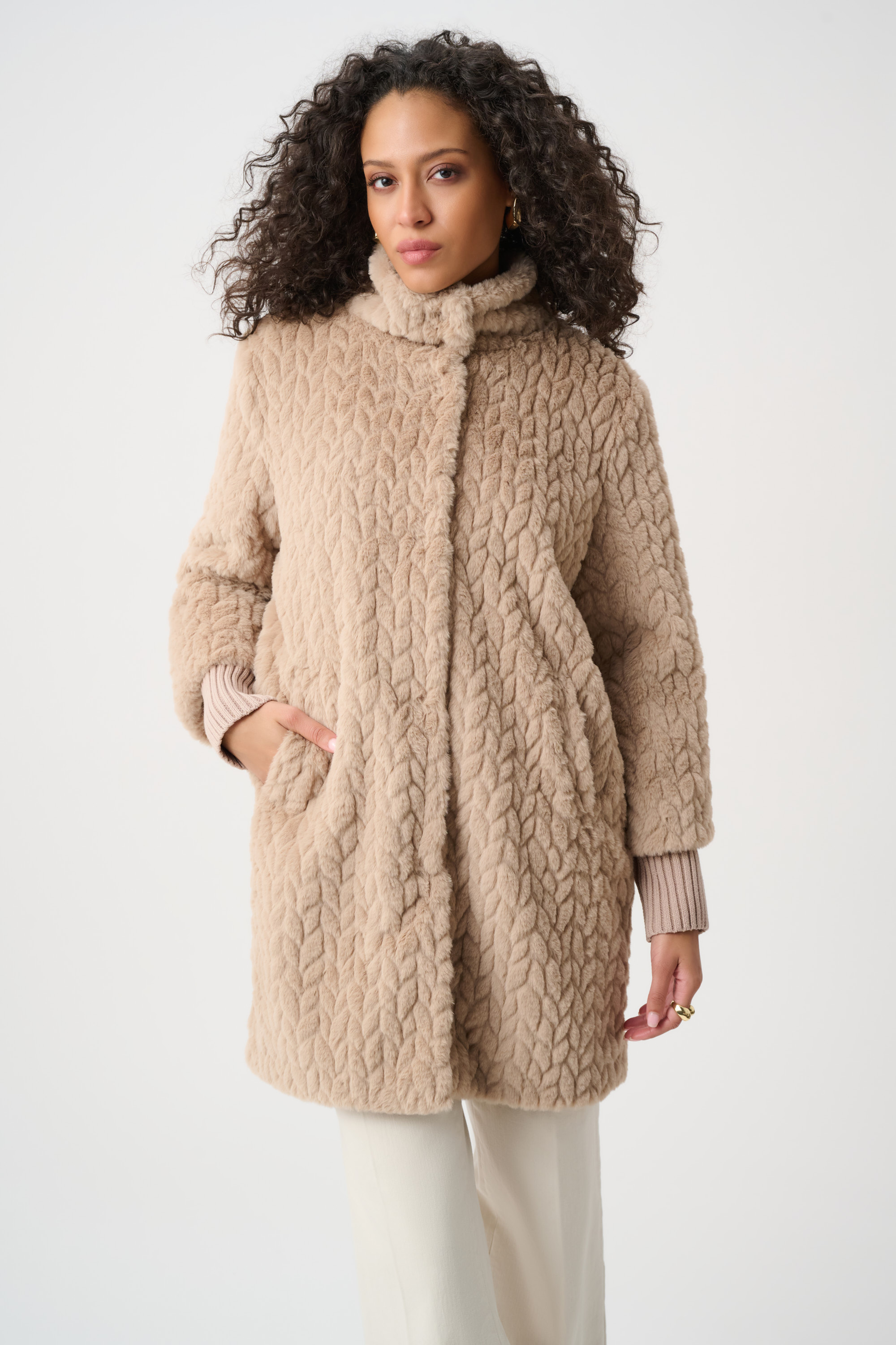 Joseph Ribkoff manteau texturé en fausse fourrure à col montant
