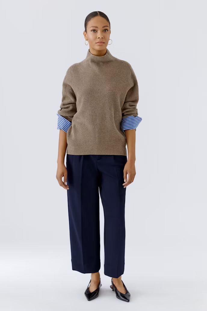 Oui ! Tricot manches longues col montant avec faux poignets de chemise