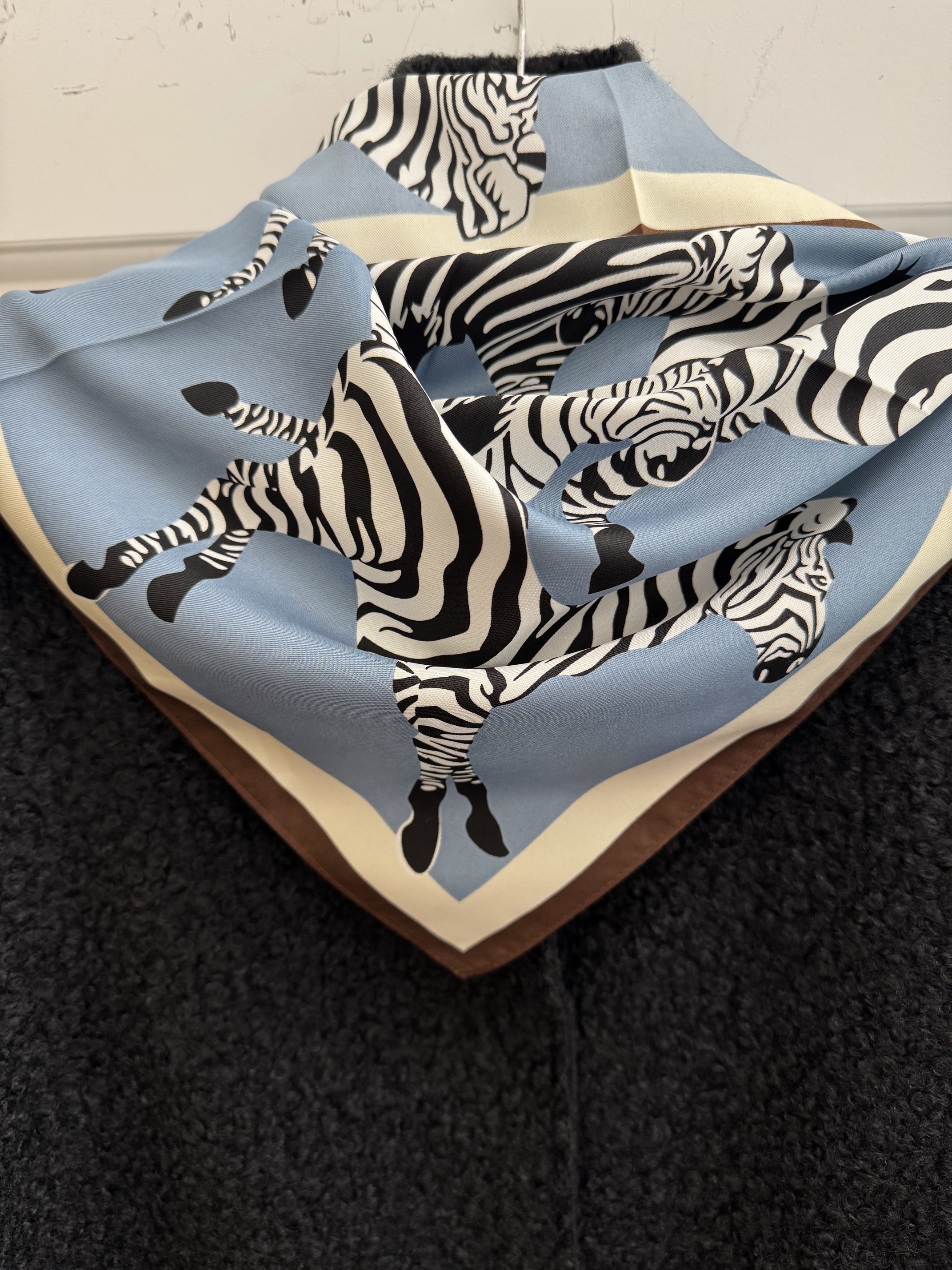 Tom & Eva Petit foulard carré avec zèbres au centre